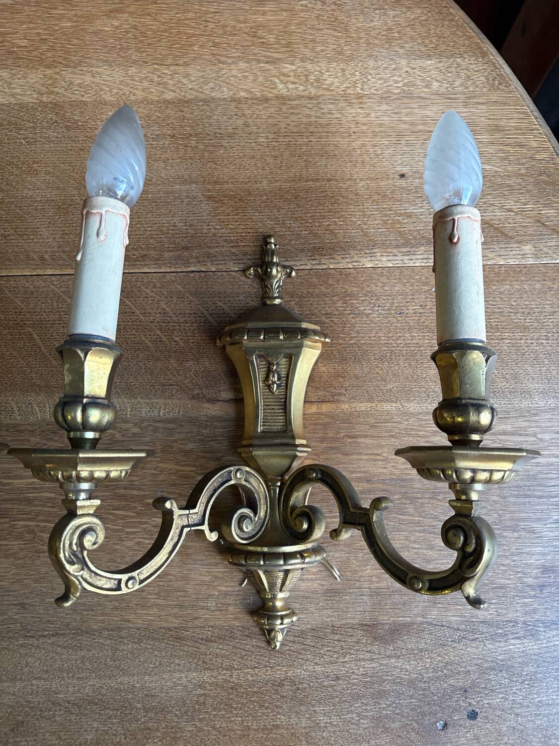 2 antique bronze wall sconces – Louis XVI style – 2 light arms