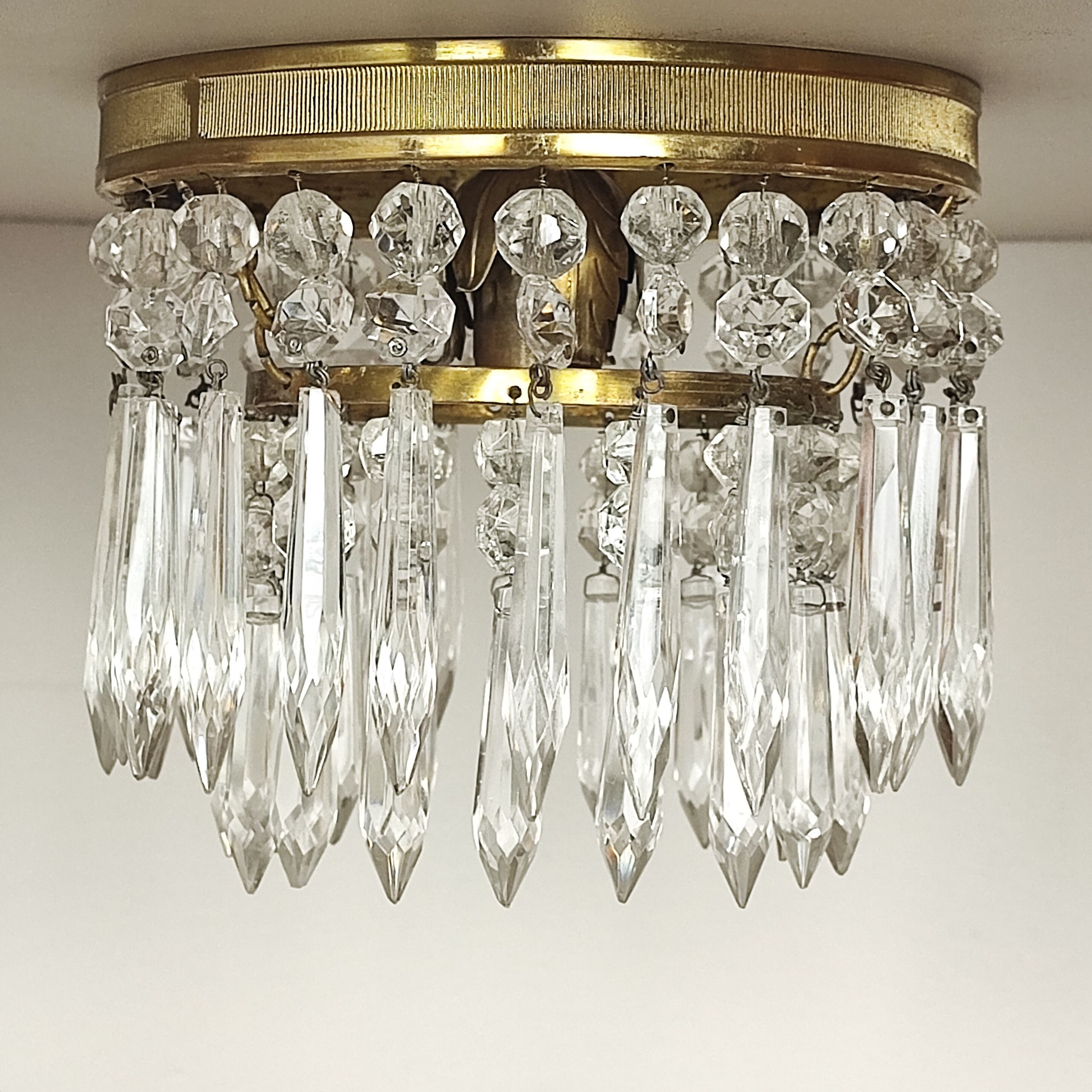 Ceiling lamp tassels