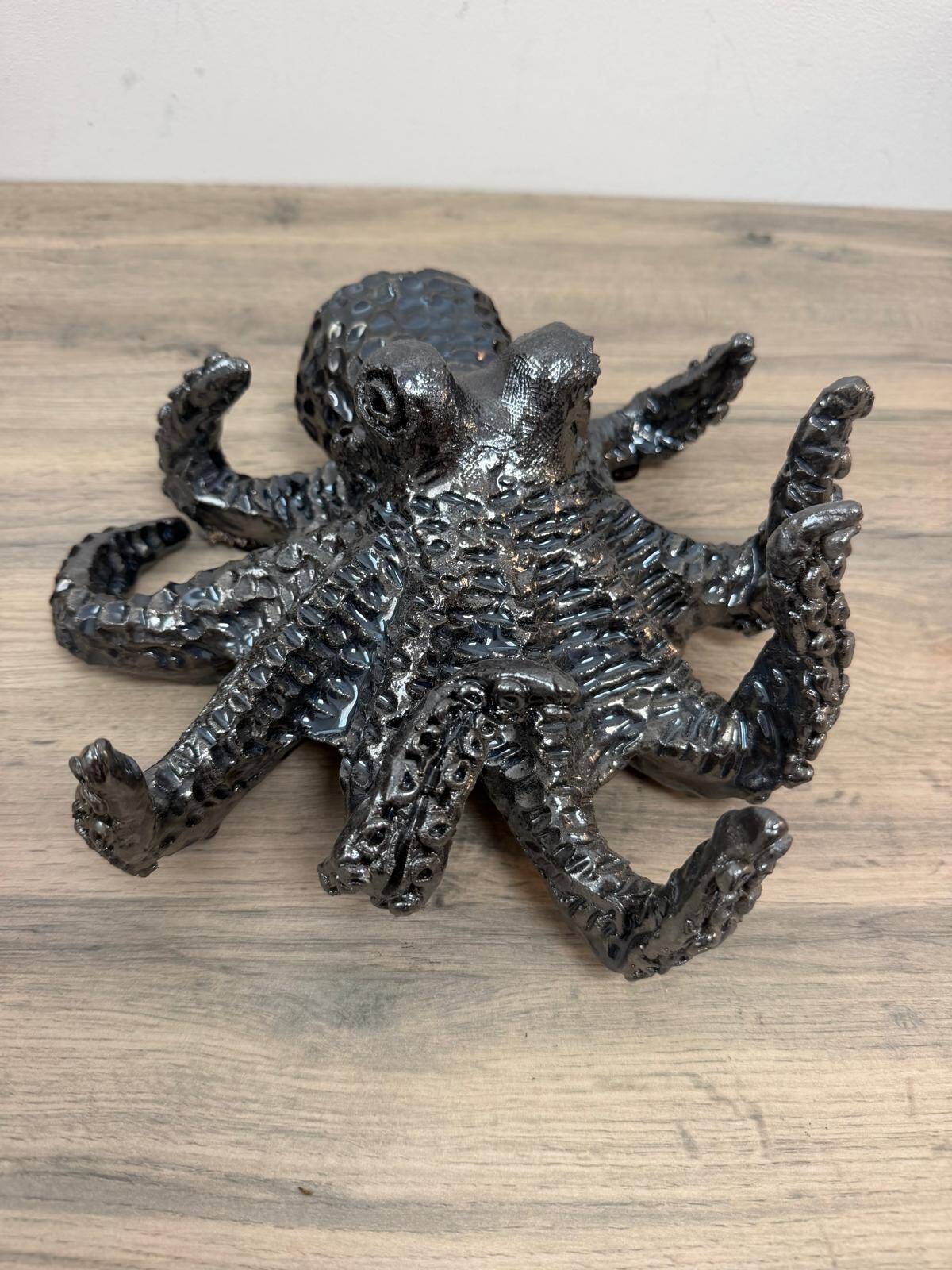 Florentine octopus in glazed terracotta