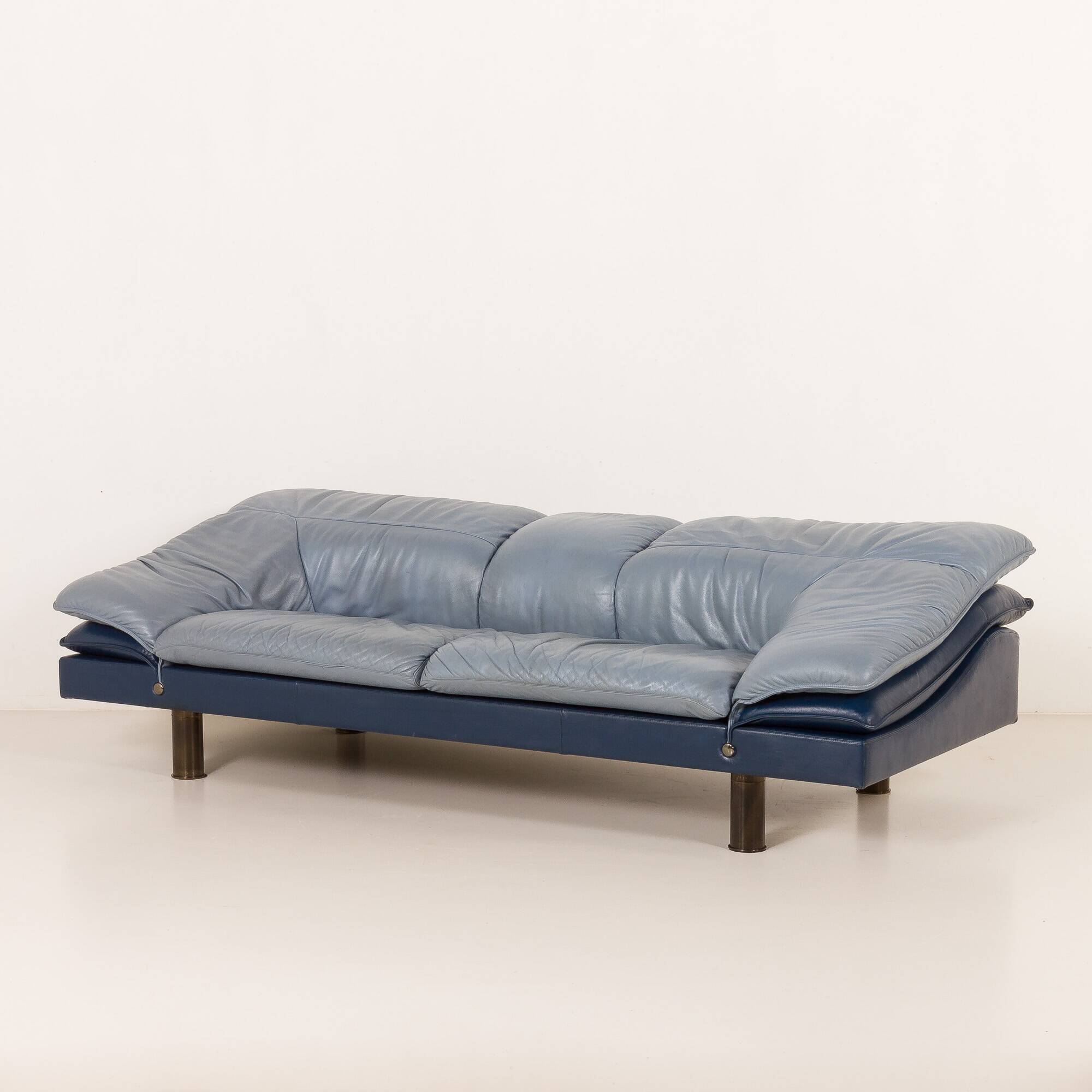 Vintage Poltrona Frau Space Age leather sofa, Italy 1980s