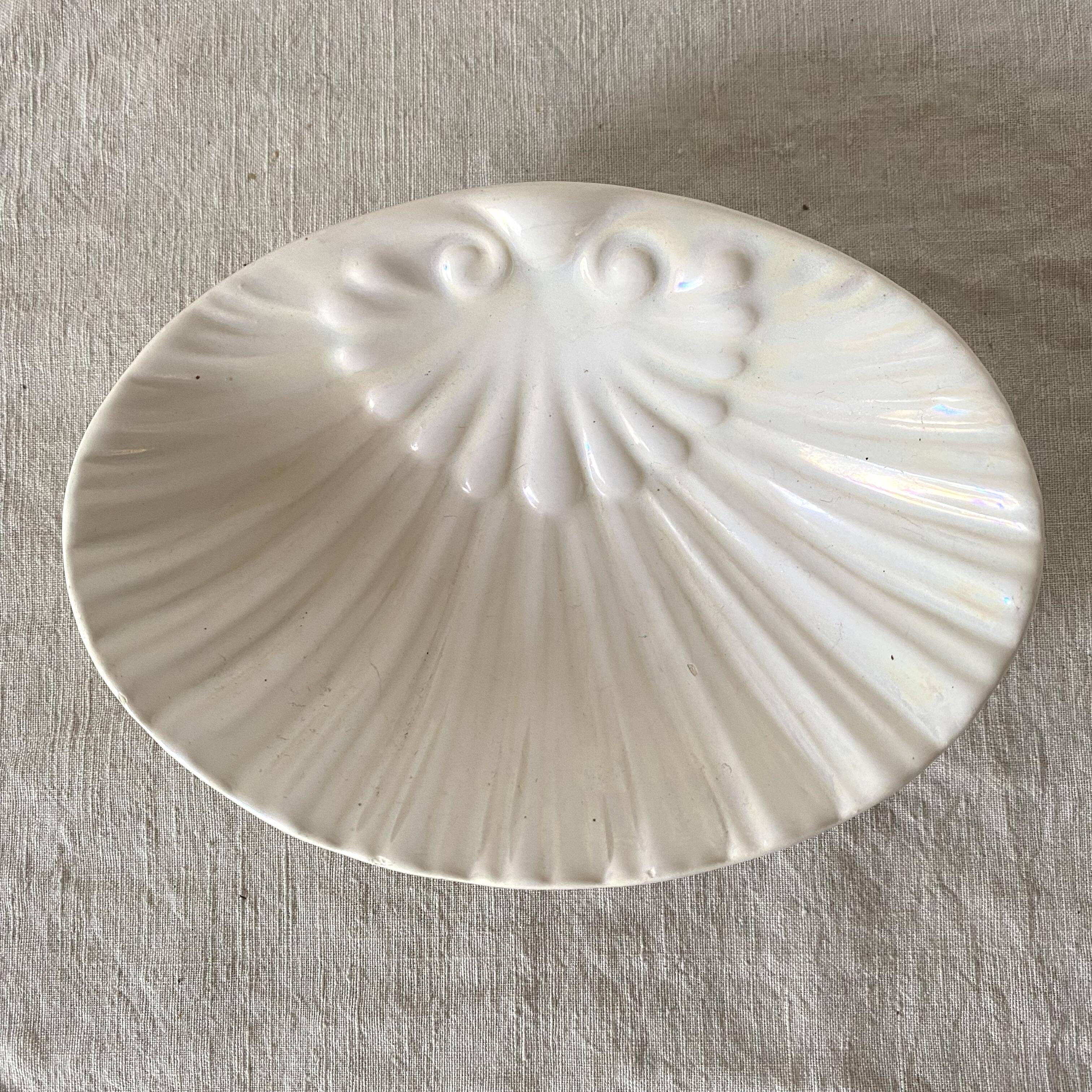 Soap holder or vintage shell pocket