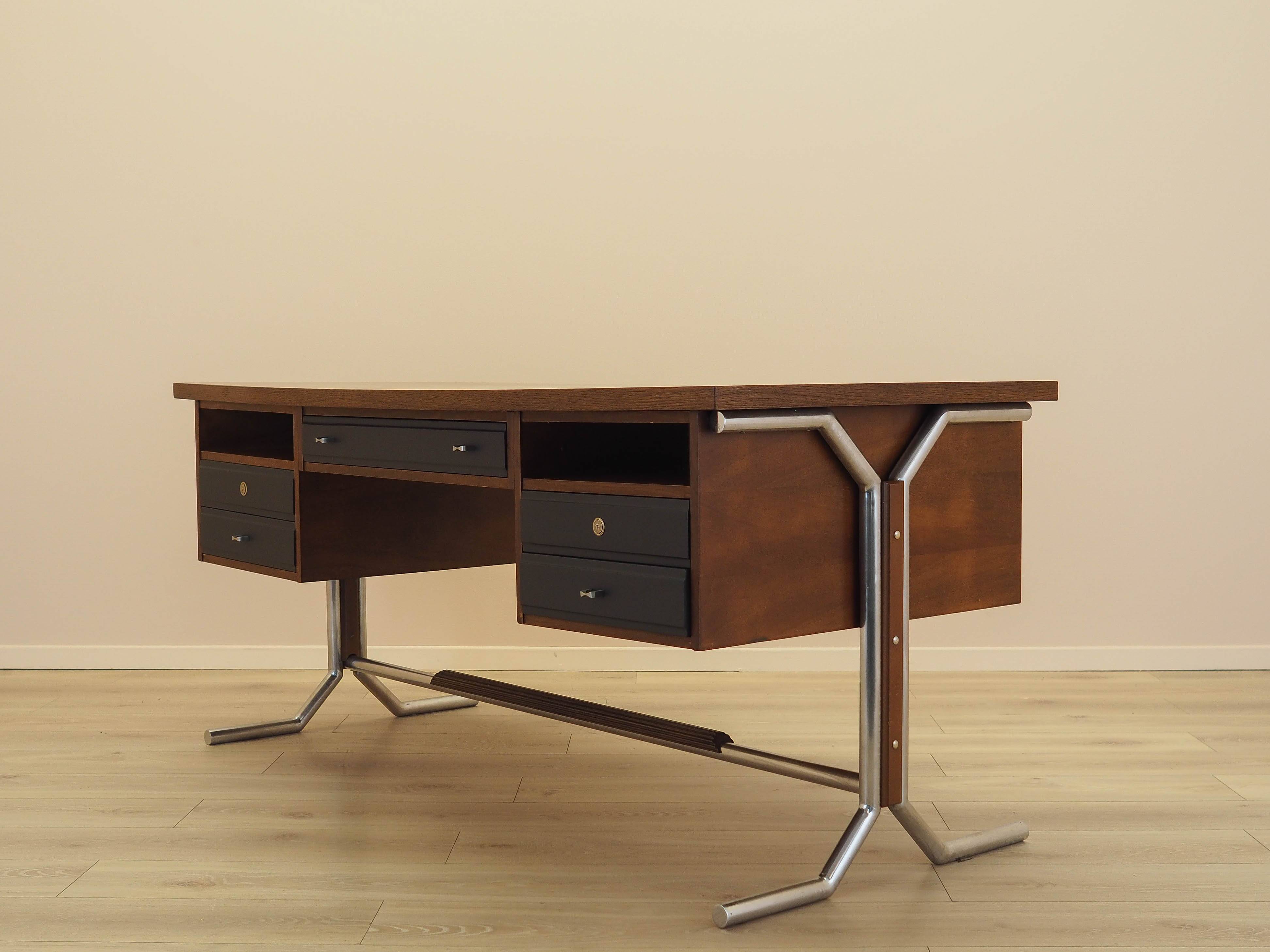 Bureau en noyer, Italie années 1970
