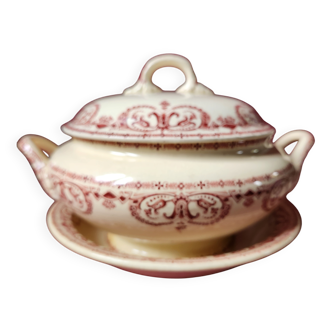 Large soup tureen and ironstone dish from the Caïffa planter, Guirlande model.