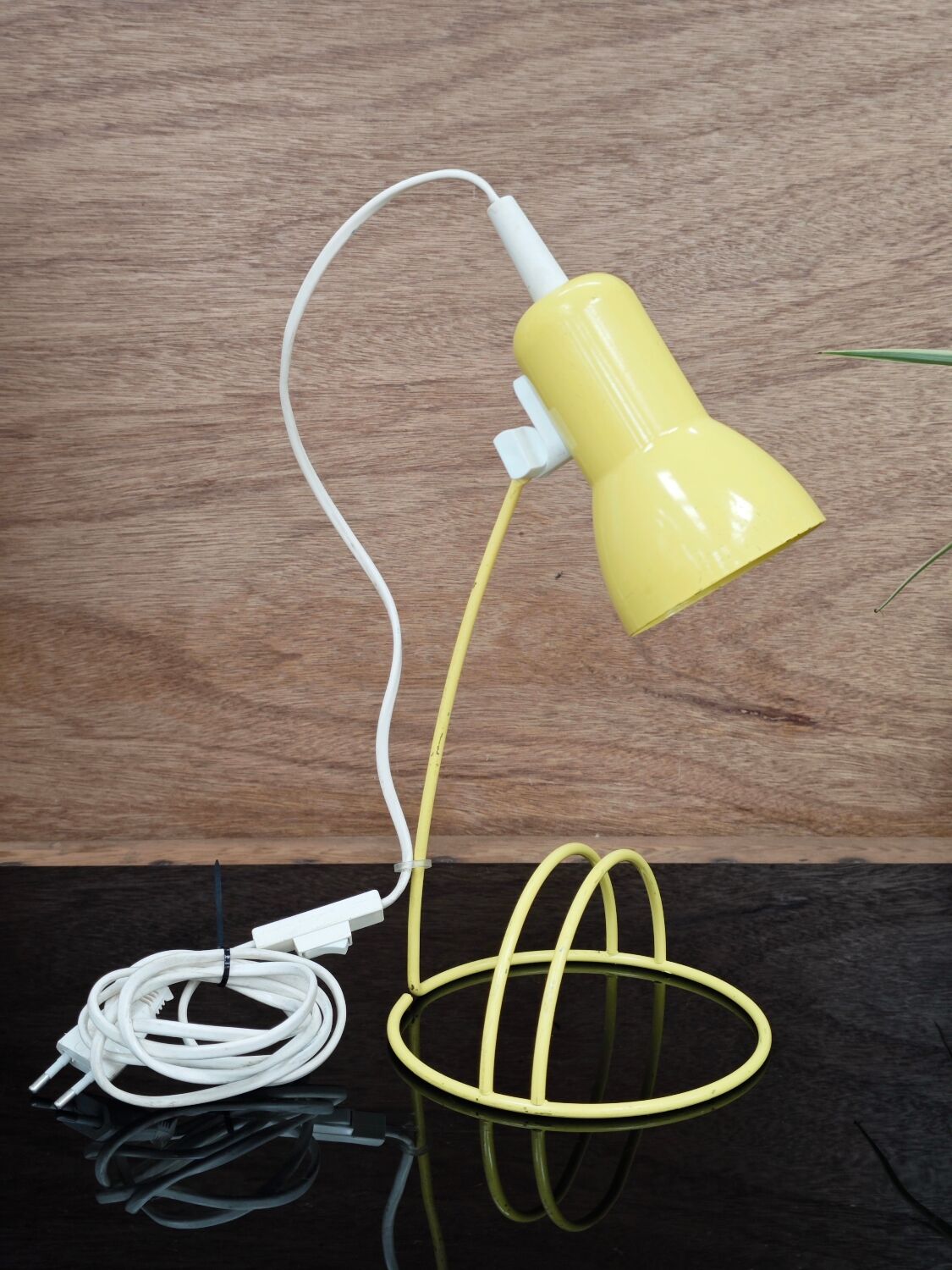 Lampe de bureau vintage jaune 1980