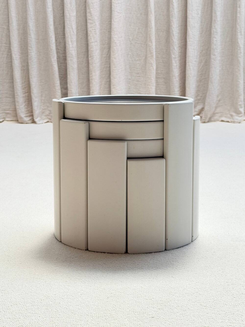 Nest of side tables 'Model 780', Gianfranco Frattini, Cassina, Italy, 1960s