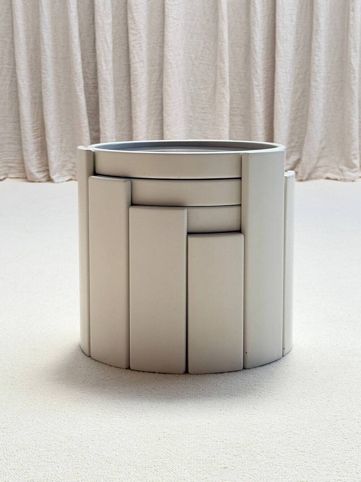 Nest of side tables 'Model 780', Gianfranco Frattini, Cassina, Italy, 1960s