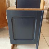 chevet relooké bleu profond et bois