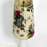 Large elegant 1960s KPM table lamp in porcelain and pleated silk lampshade