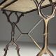 Table d'appoint en mosaïque et fonte