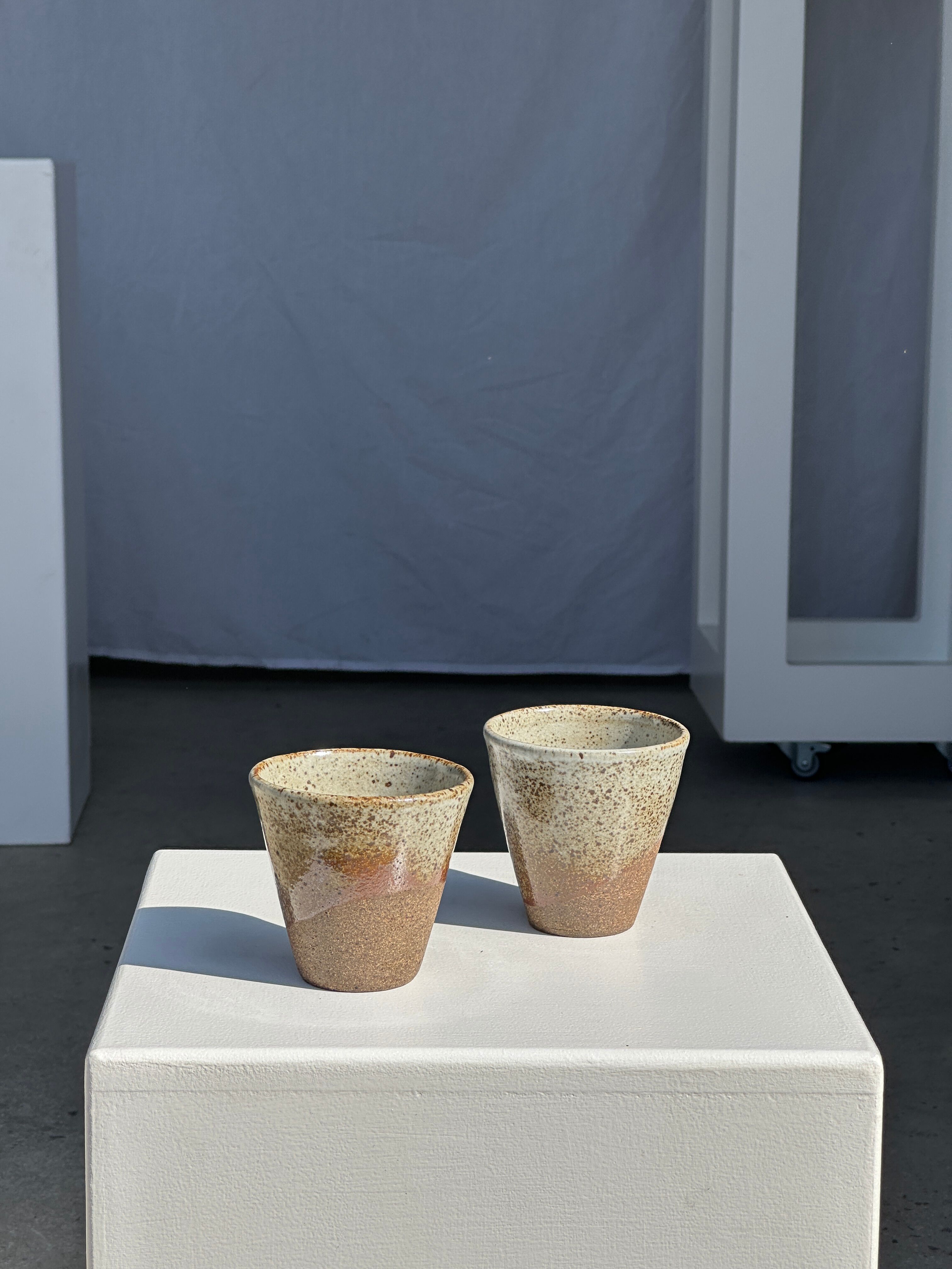 Set of 2 cups in Indonesian ceramic (brown & speckled glazed matte)