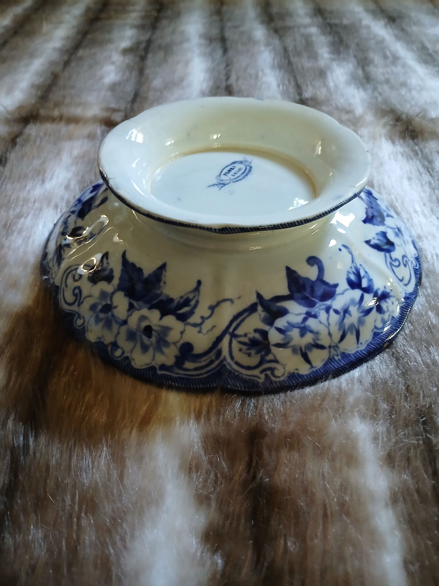 2 antique compotiers in Creil and Montereau ironstone.