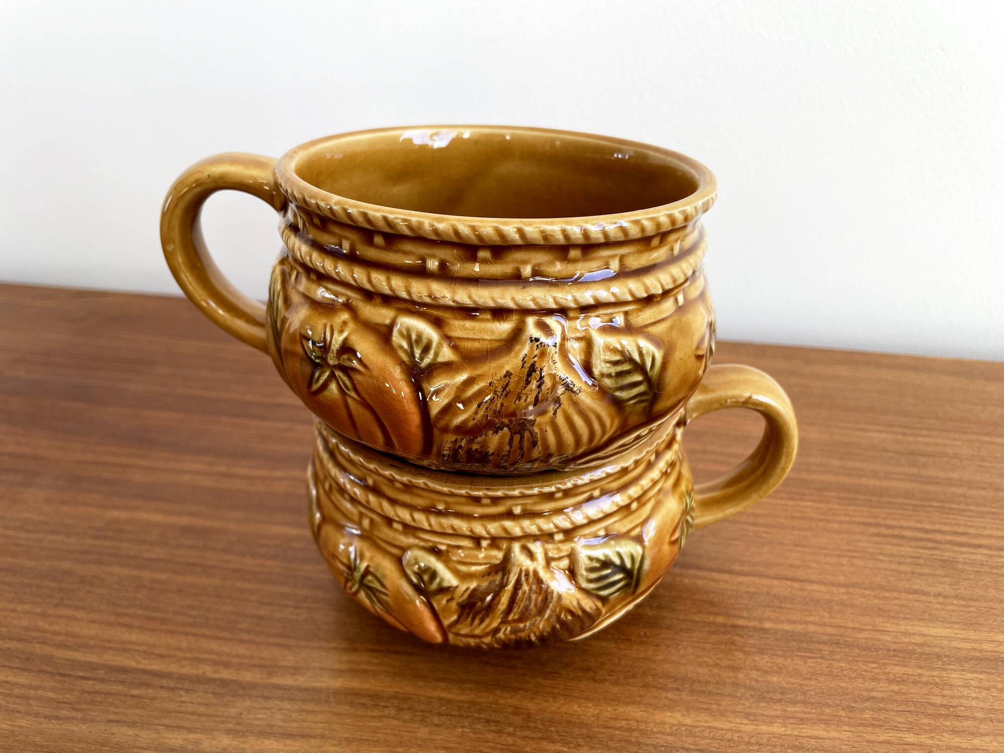 Pair of Japanese Majolica Soup Bowls Featuring Tomatoes and Onions