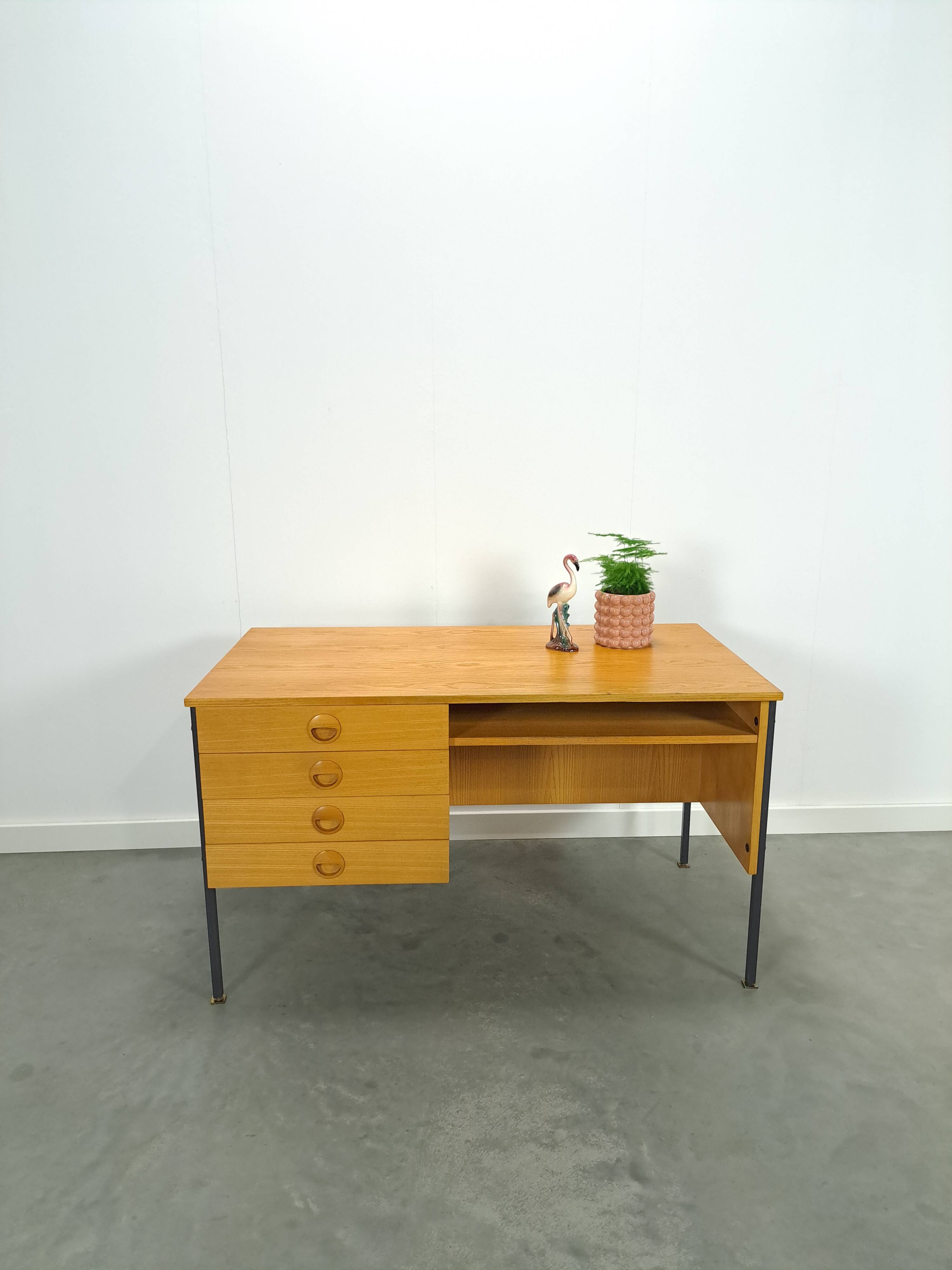 Bureau indépendant à tiroirs en placage Hellerau design