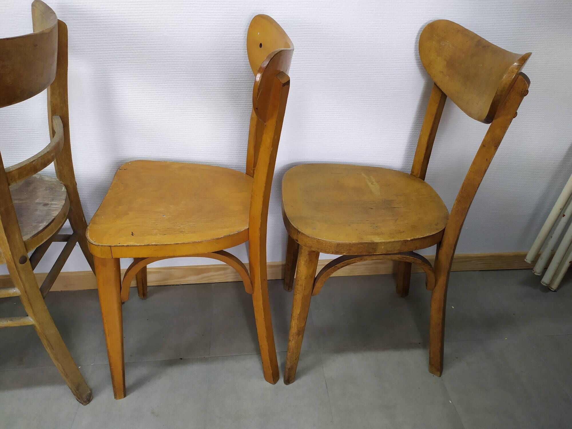 Lot of 4 Wooden bistro chair - vintage - Old