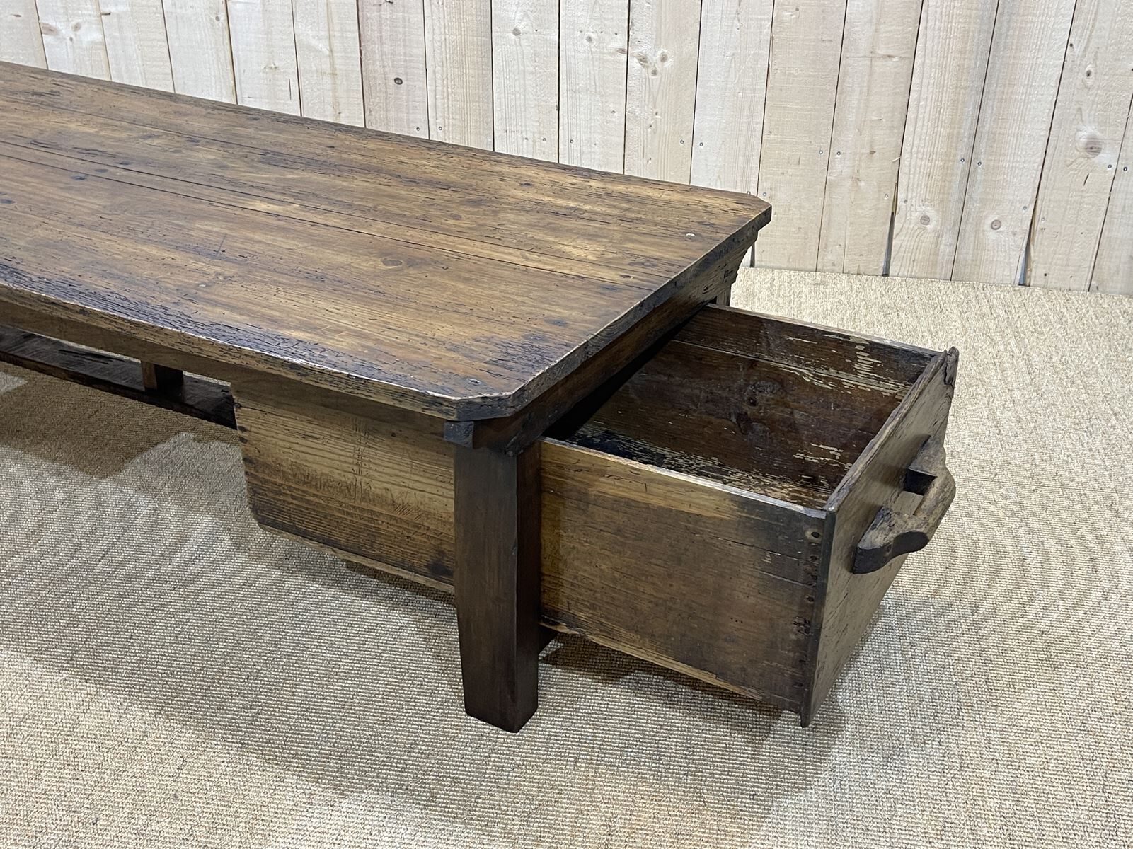 Coffee table early XXth fir with 2 drawers