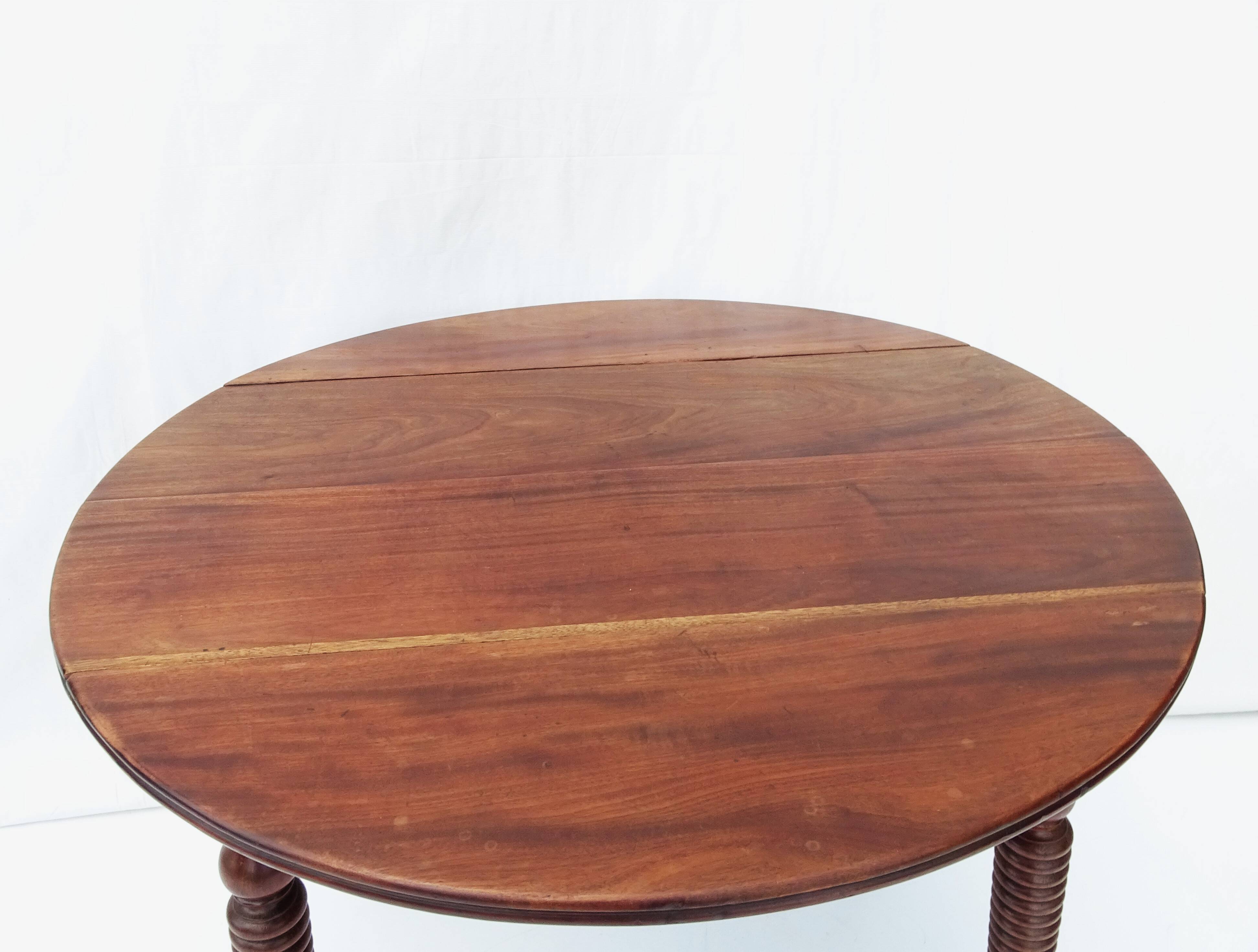 Table ronde à rabat