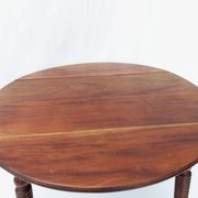 Round flap table