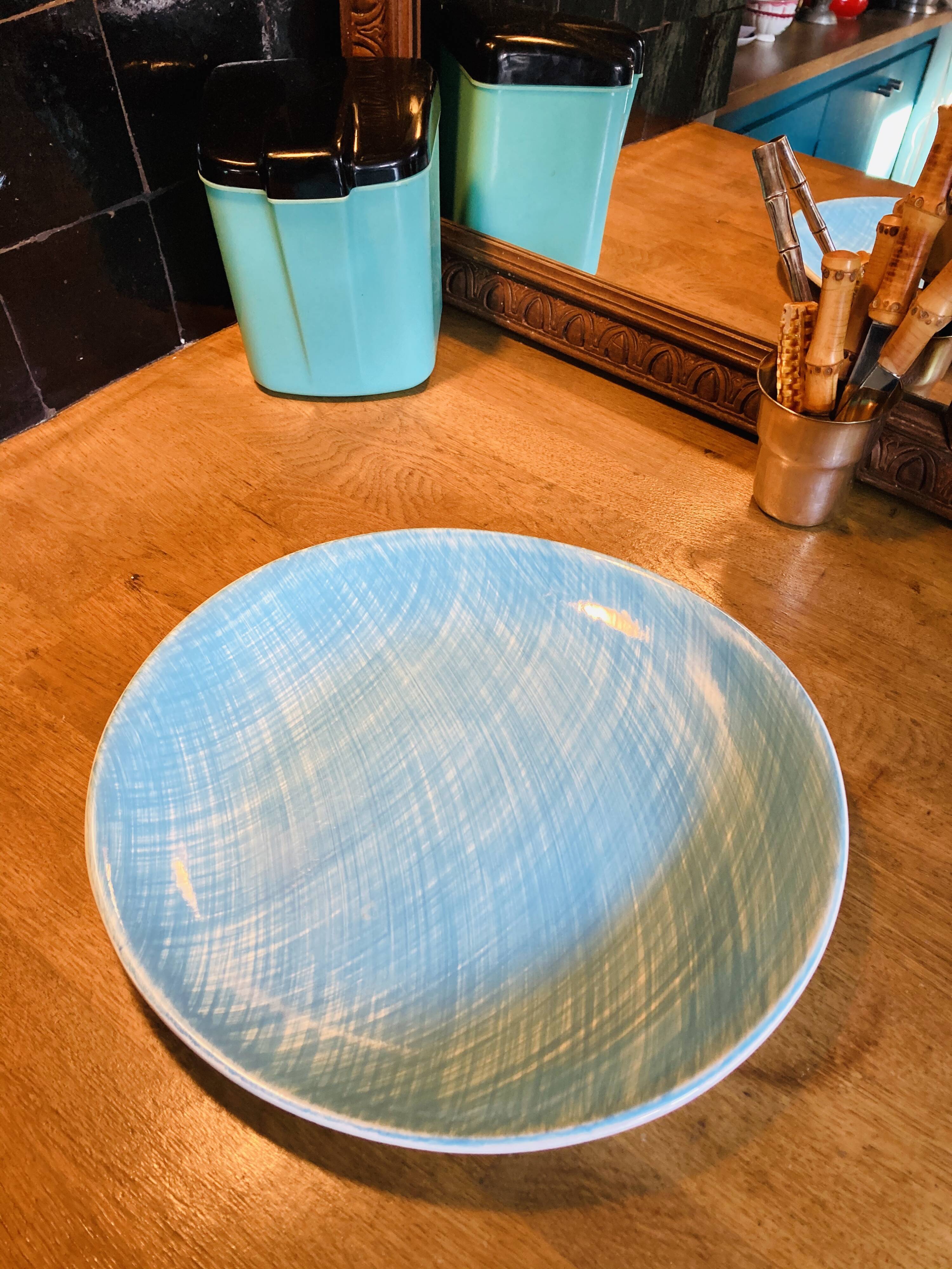 Sky blue dish Salins baths