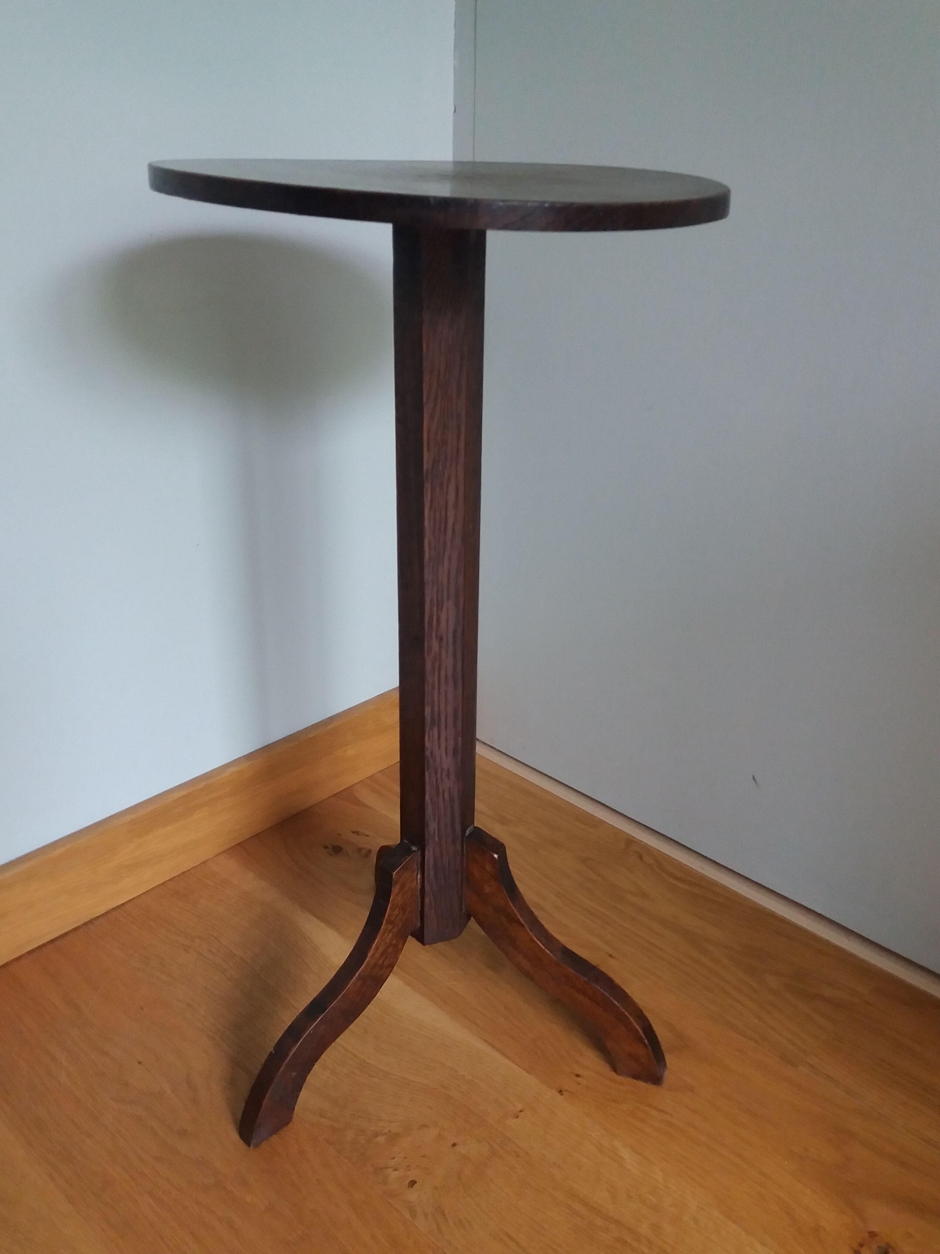 Tripod harness plant holder