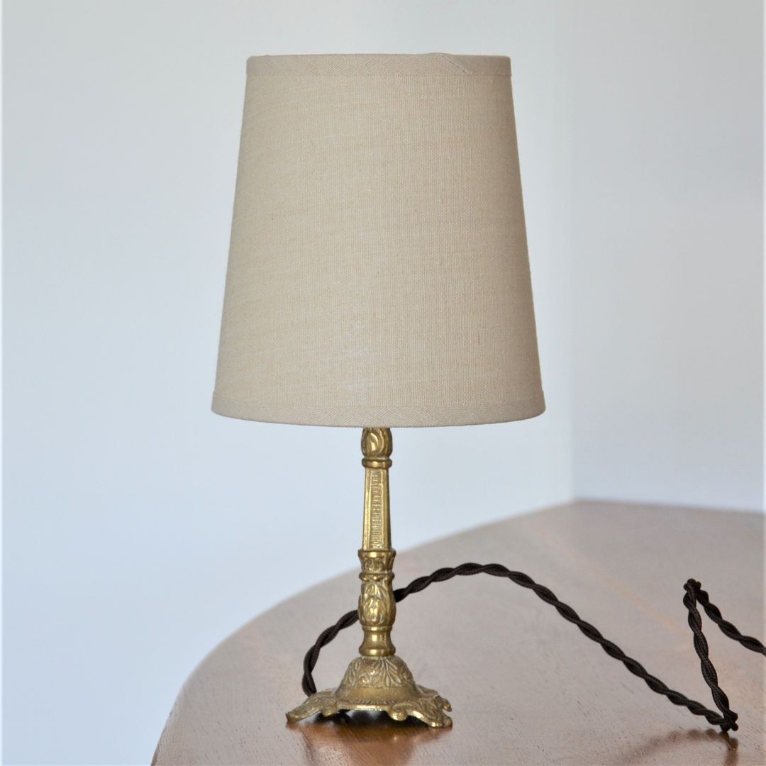 Bedside lamp in gold metal and linen lampshade