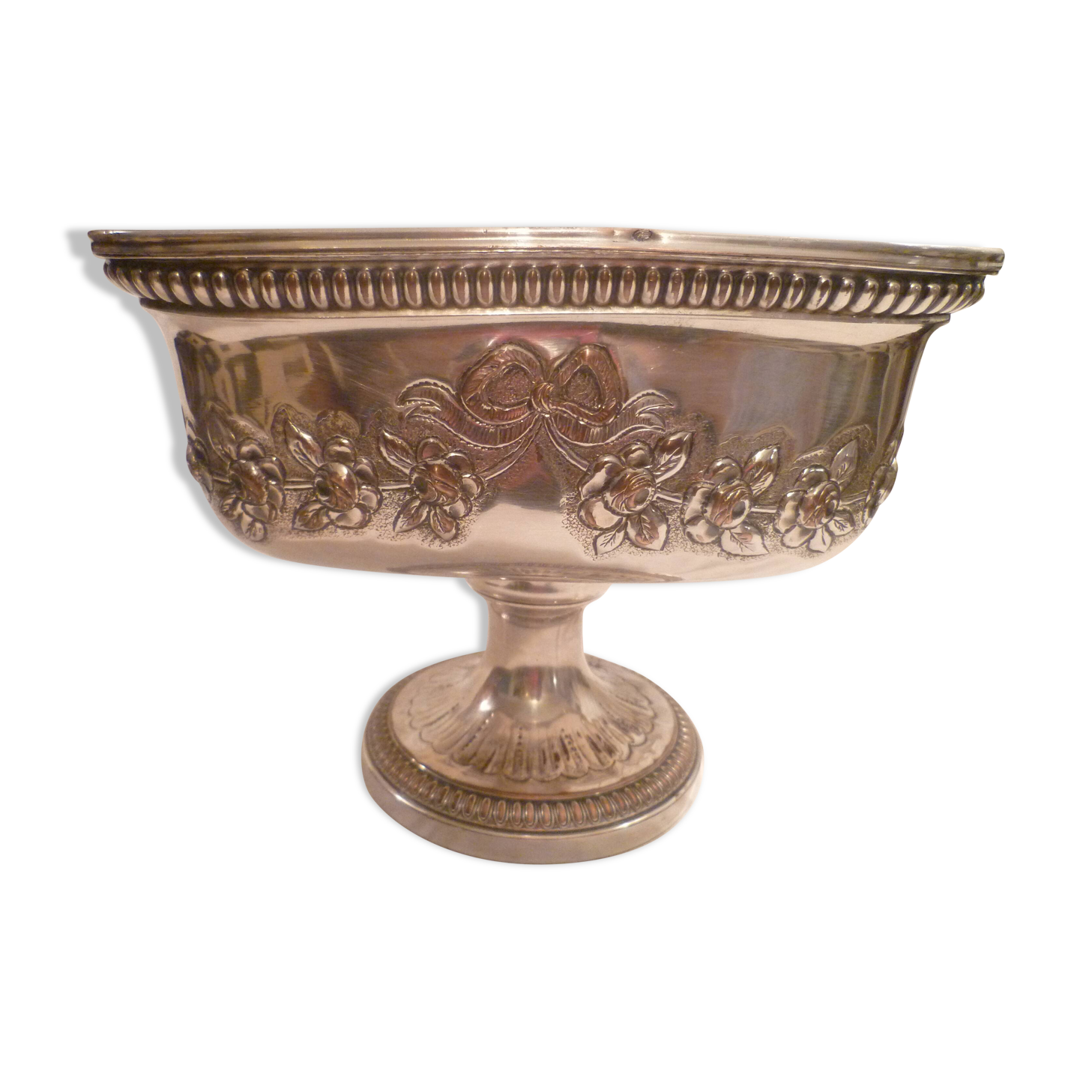 TABLECLOTH/CENTREPIECE/FOOTED METAL COOLER.