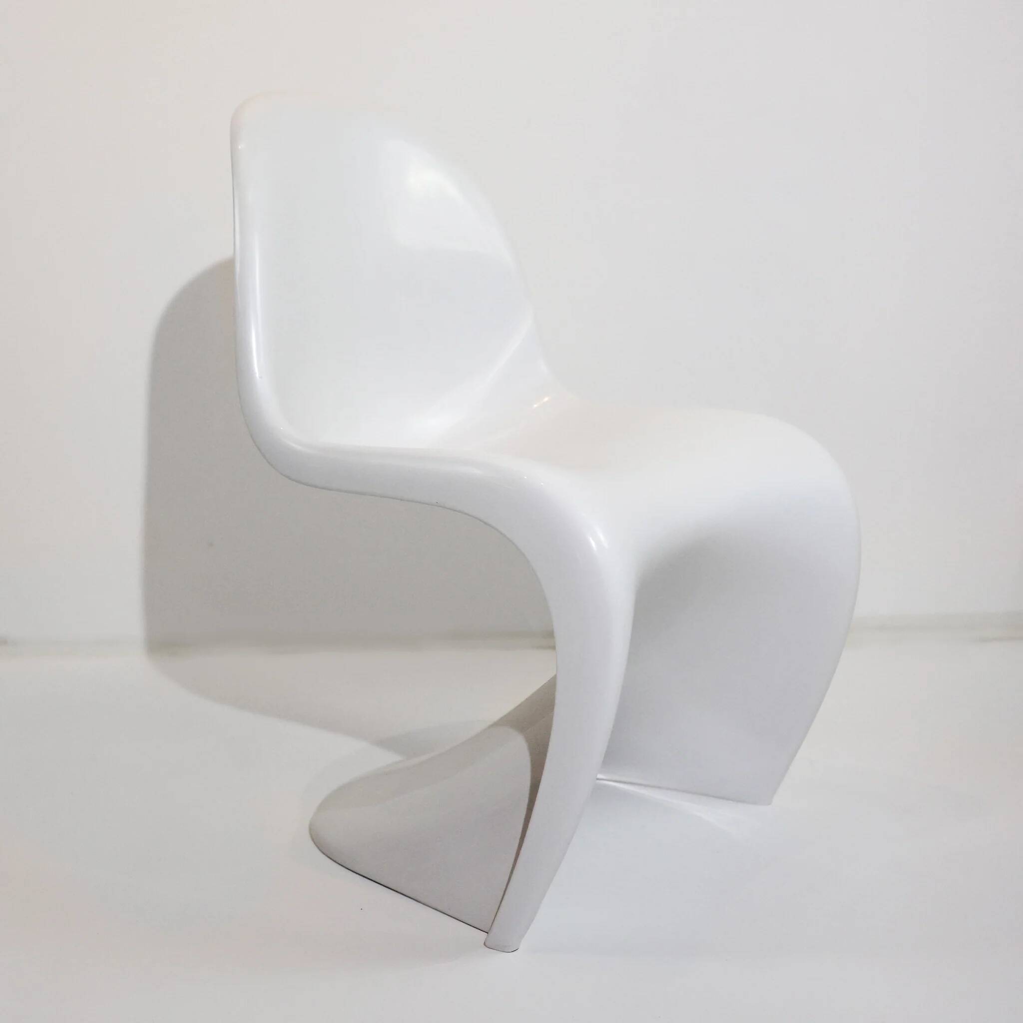 White S chair by Verner Panton – Herman Miller edition 1971