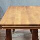 Table de salle a manger époque Art Déco en acajou blond vers 1950