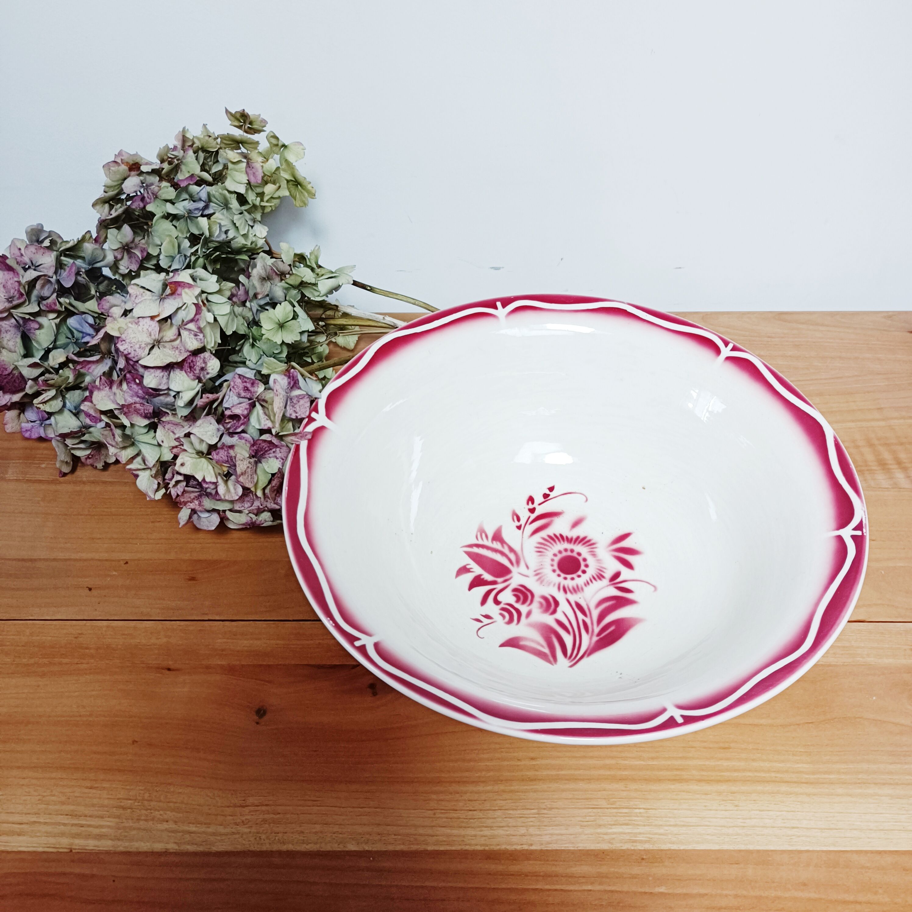 Sarreguemines and Digoin Ala salad bowl