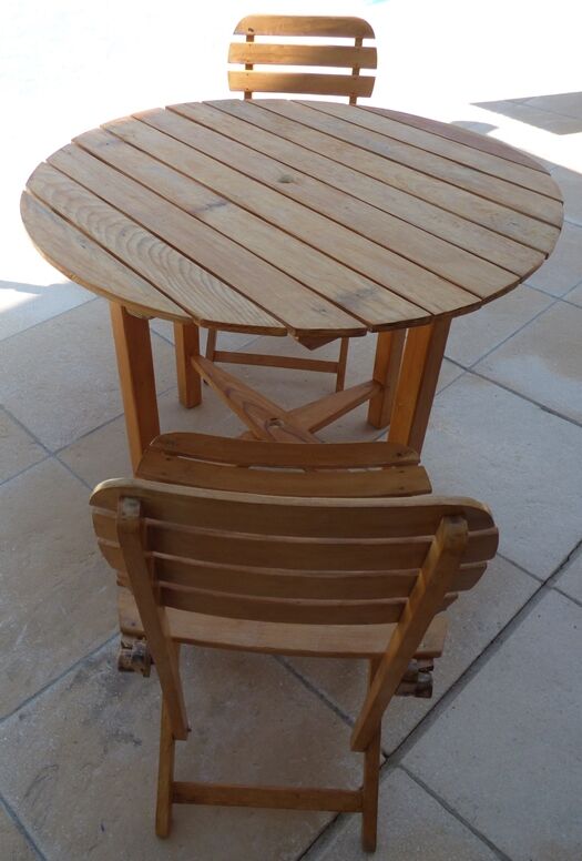 Table et 2 chaises pliantes de jardin en bois naturel