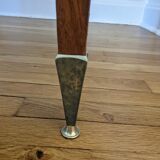 Extendable dining table