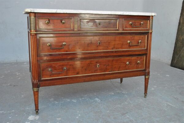 Commode à grattoir style Louis XVI acajou époque XVIIIème