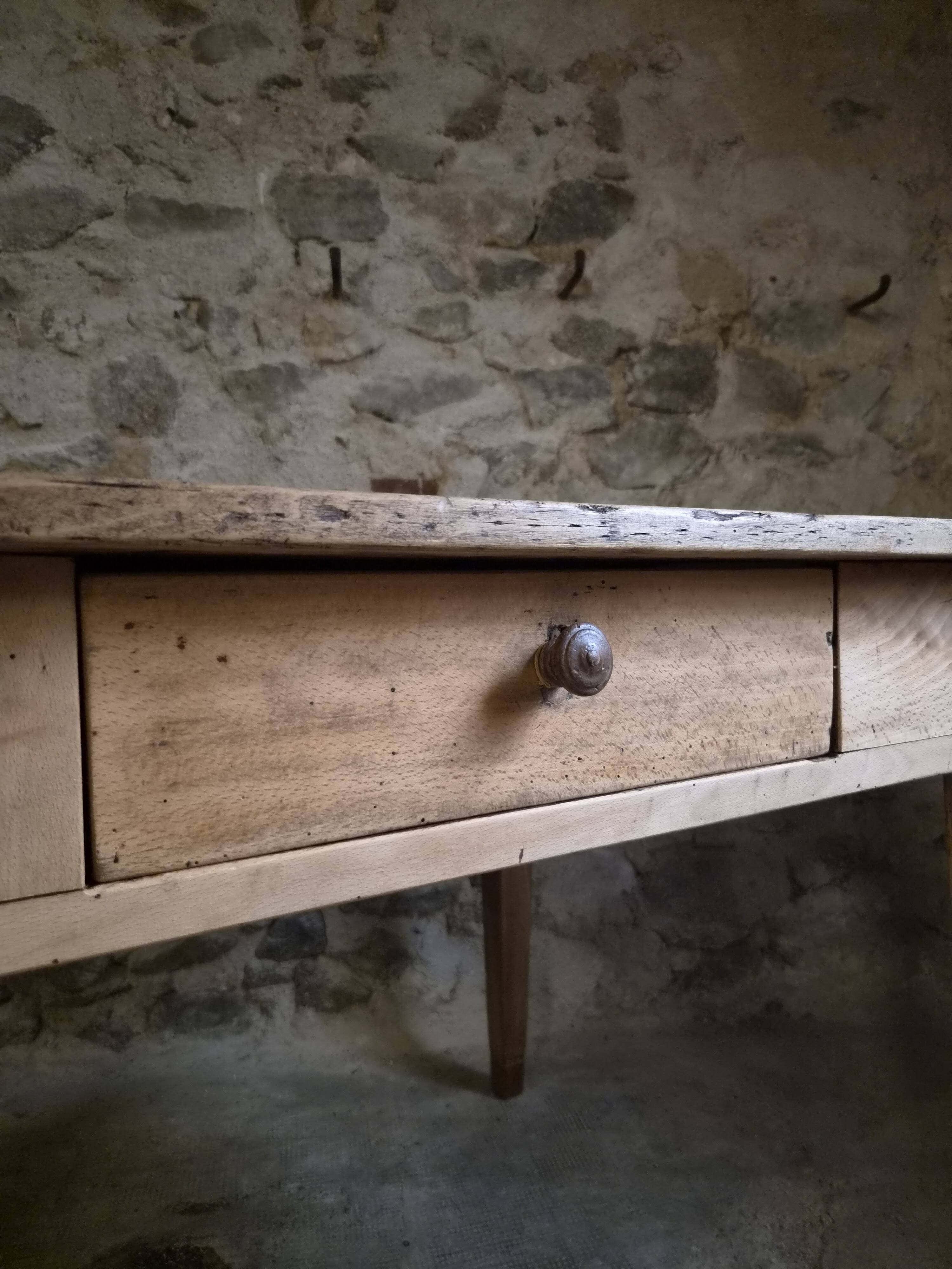 Table à manger rustique de ferme française, deux tiroirs, années 1920–1940