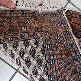 Tapis vintage indien Seraband fait main en laine – 56 x 89 cm – Années 1970