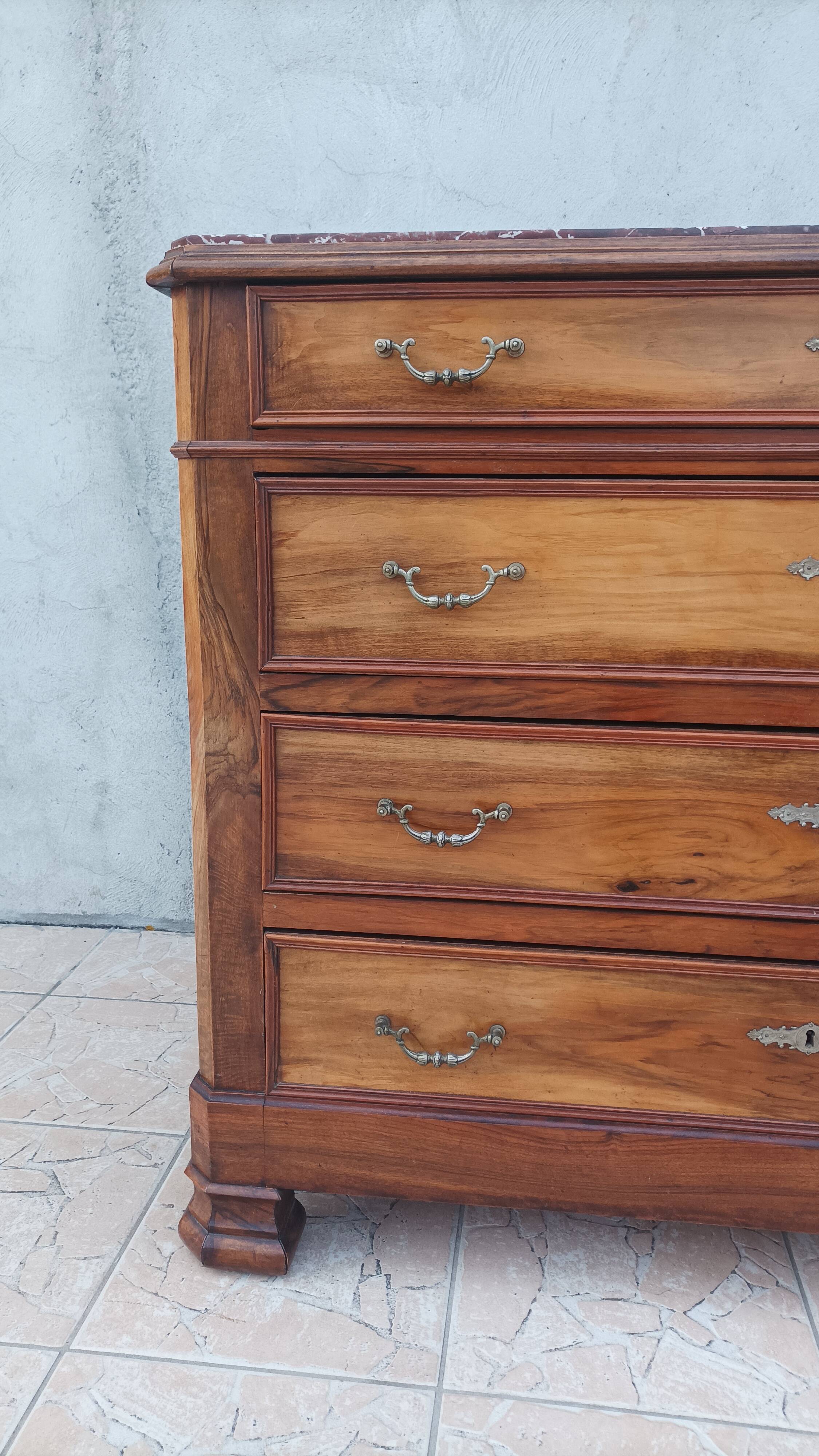 Commode Louis Philippe en noyer