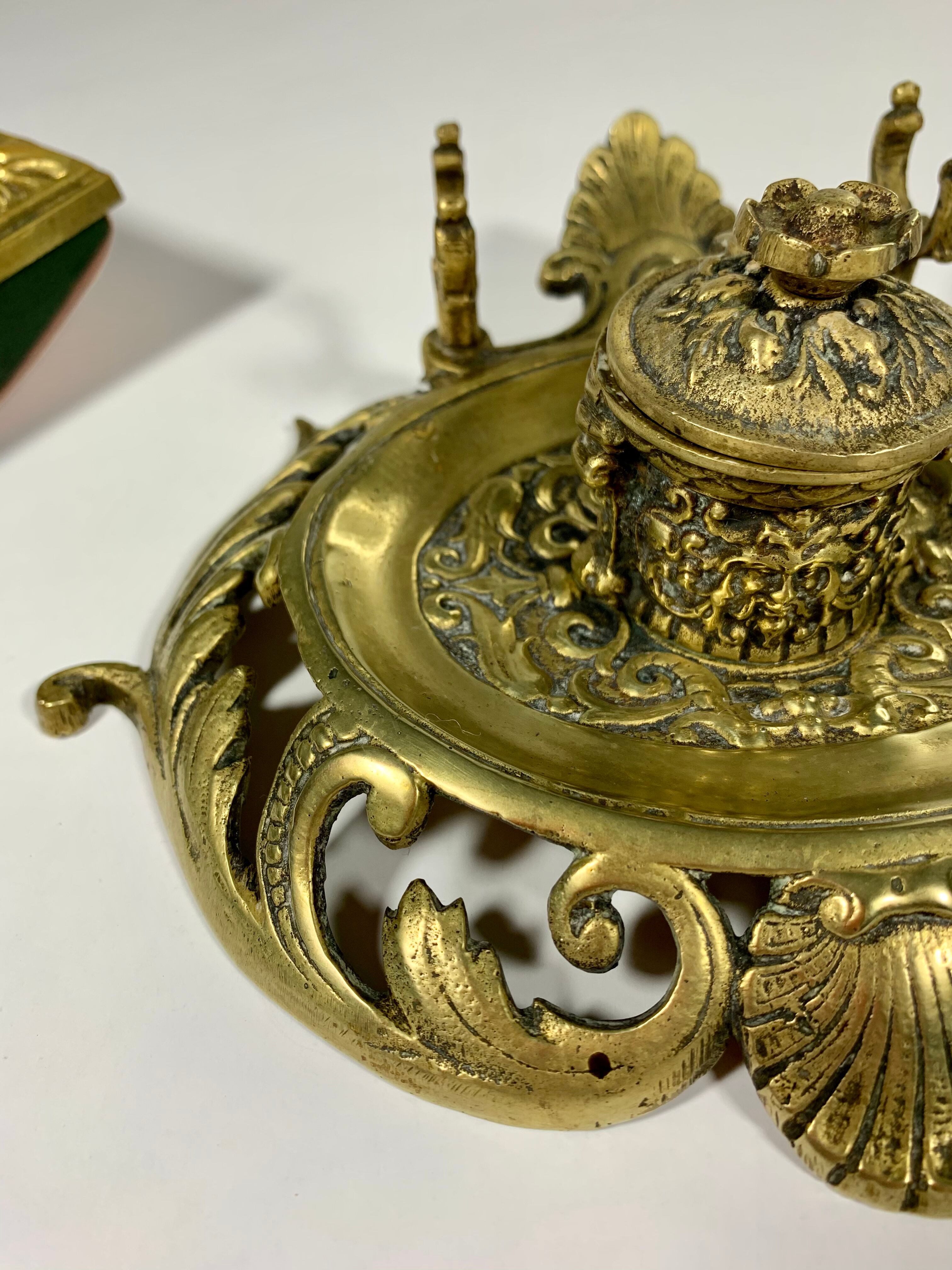 Vintage writing kit - Old inkwell and neoclassical ink pad in gilded bronze XIXth