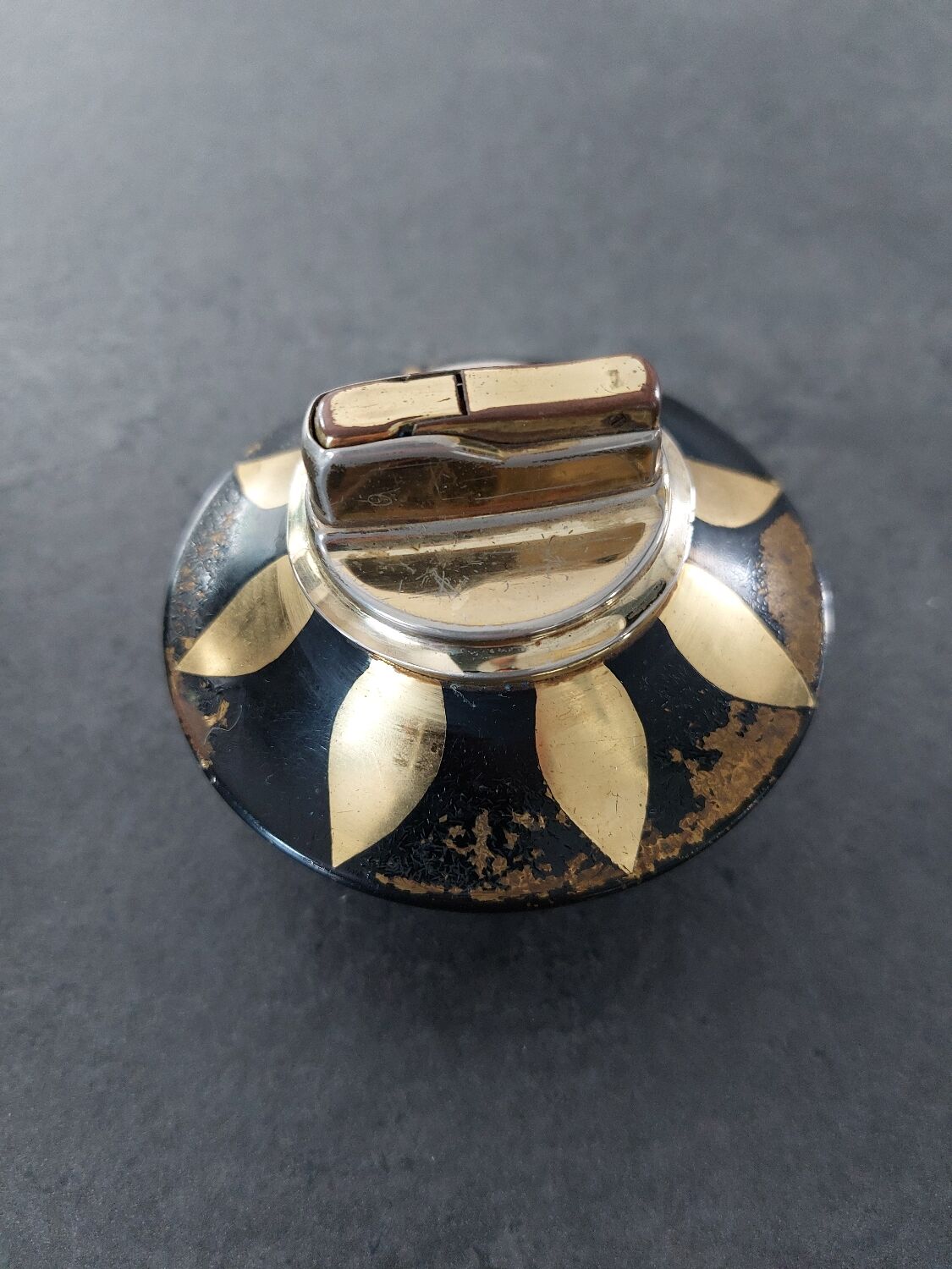 Cigarette dispenser and vintage matching lighter