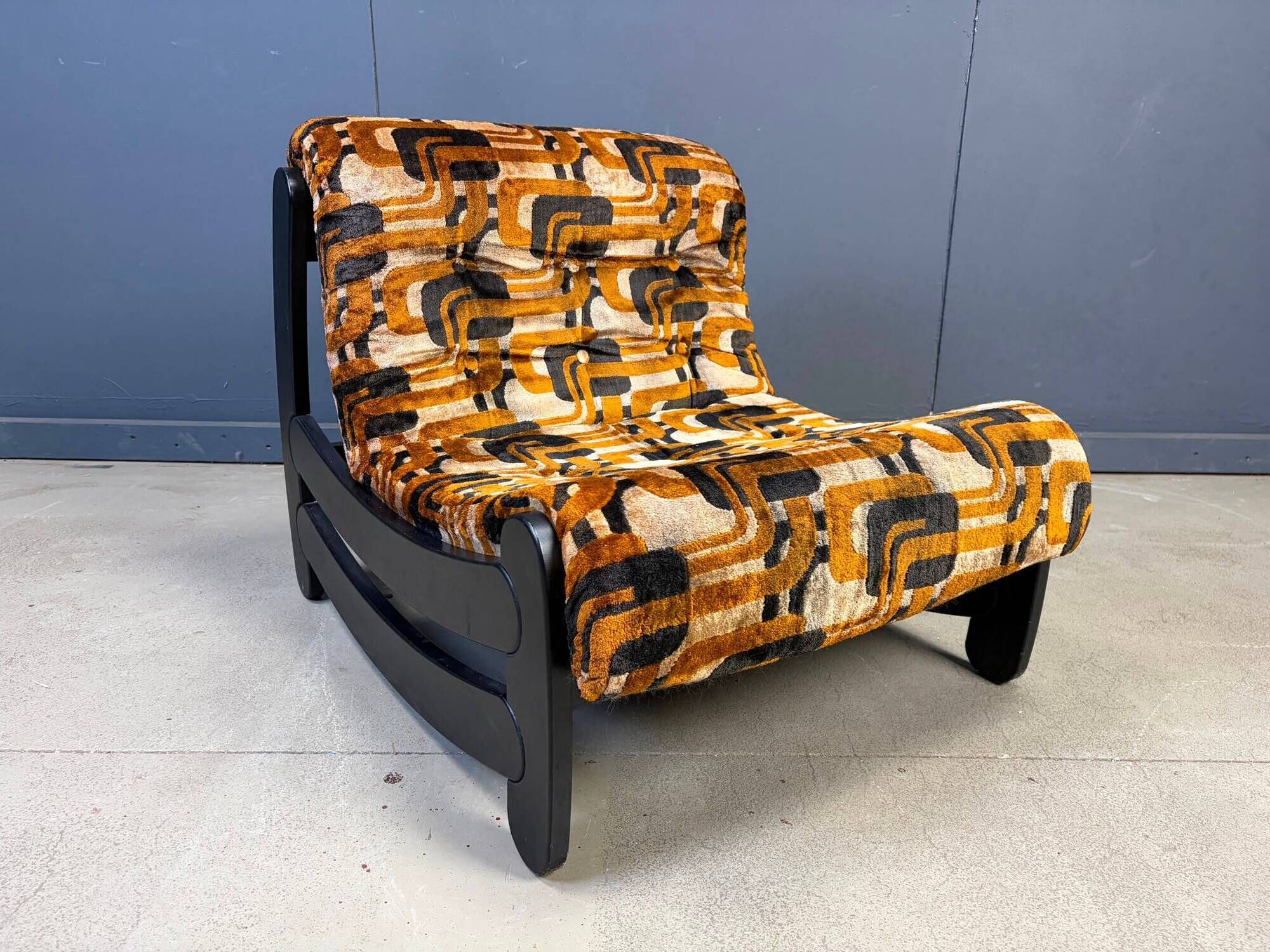 Seventies brutalist lounge chair, 1970s