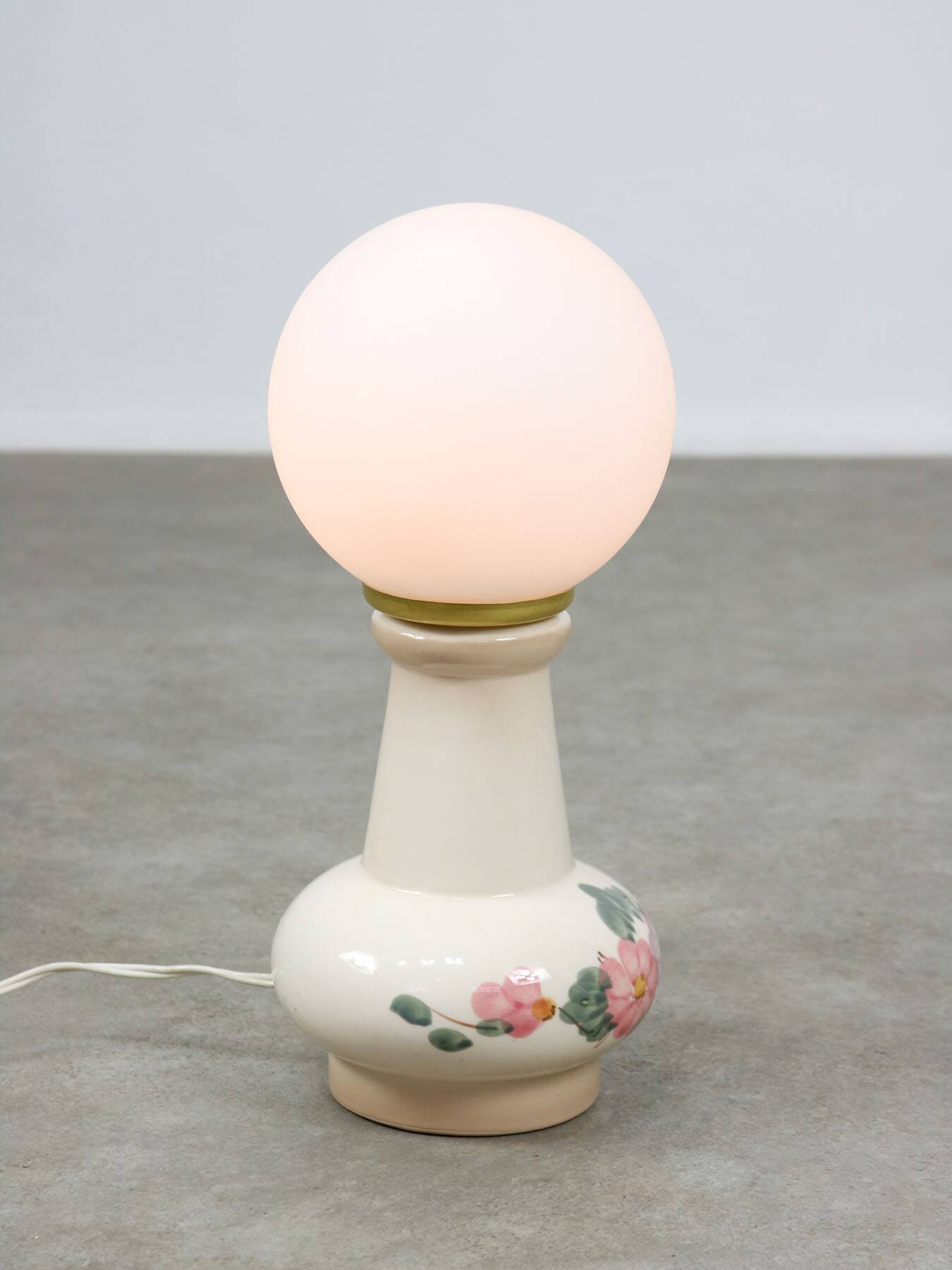 Mid-century Italian Floral Table Lamp in Ceramic and Opaline