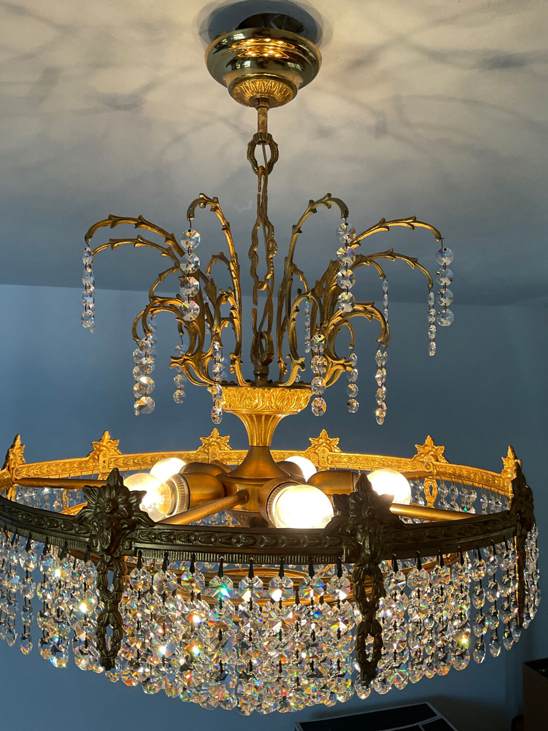 Lustre en bronze et cascade de pampilles en cristal