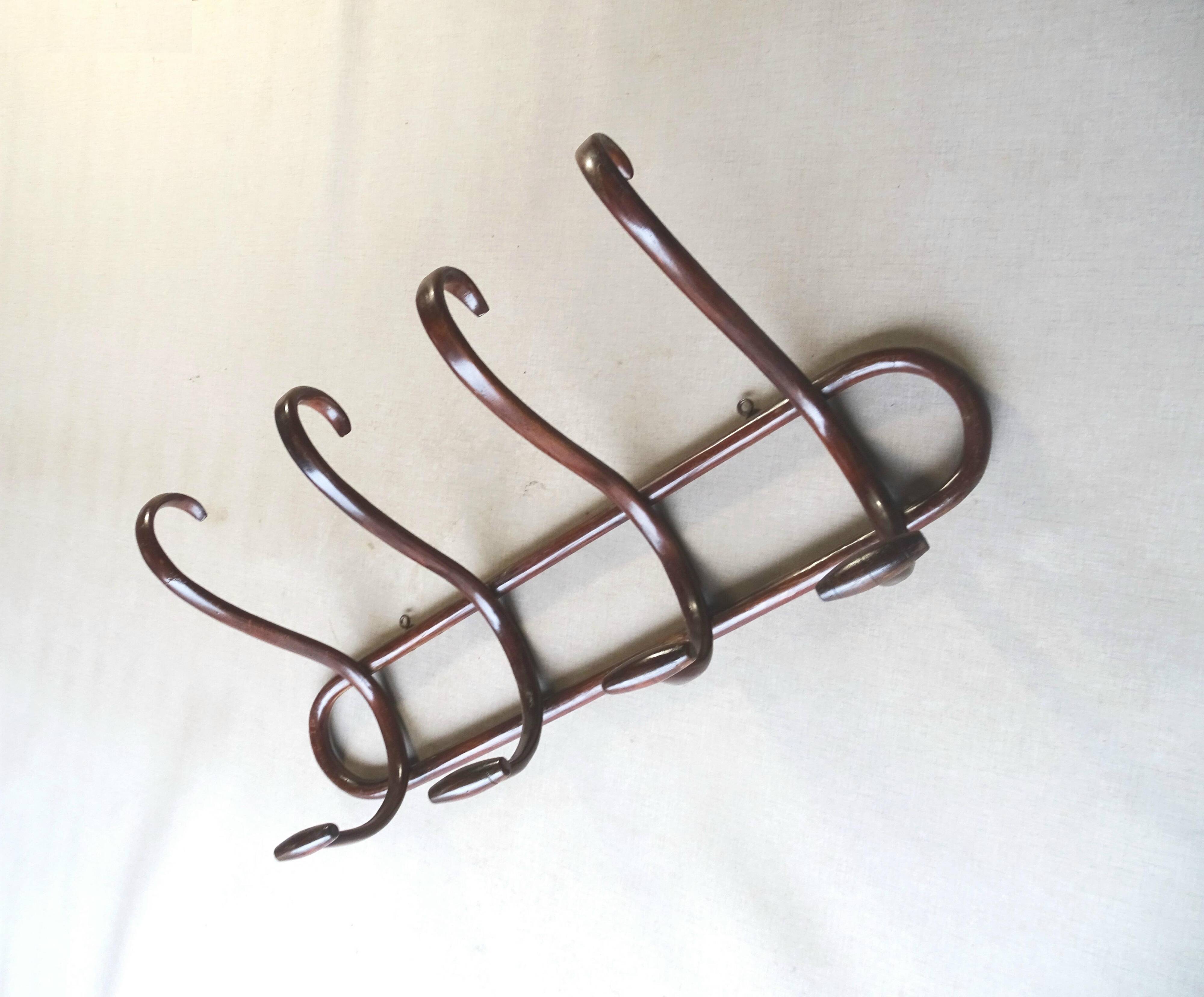Wall coat rack with 4 curved wooden hooks bistro - no Thonet