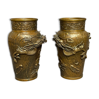 Paire de vase en bronze à décor de dragon