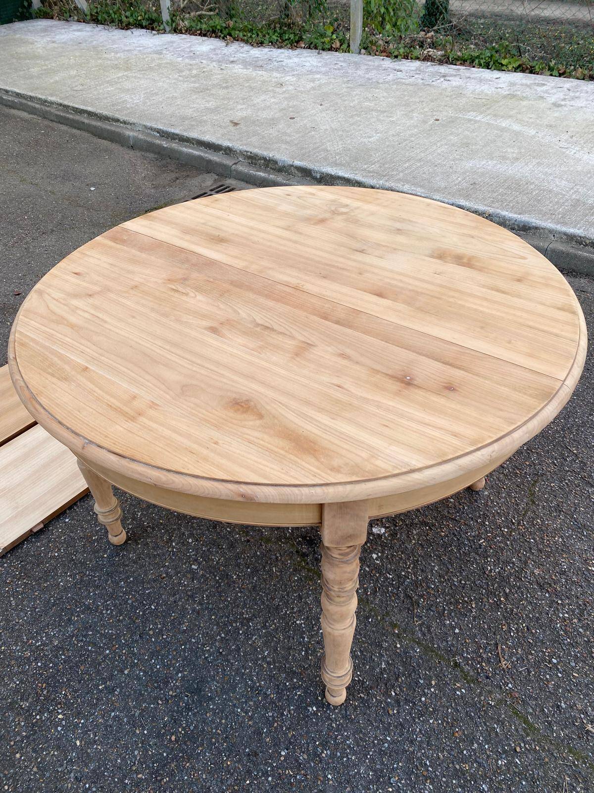 Renovated Louis Philippe round extendable dining table 118-200cm 19th century