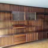 "Royal" wall system by Poul Cadovious