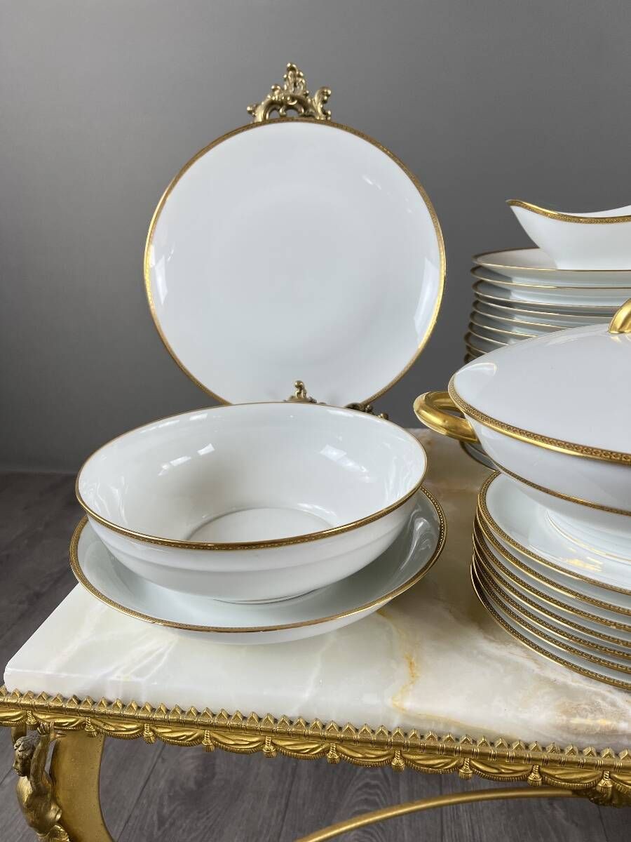 45-piece table service in Limoges porcelain, 20th century
