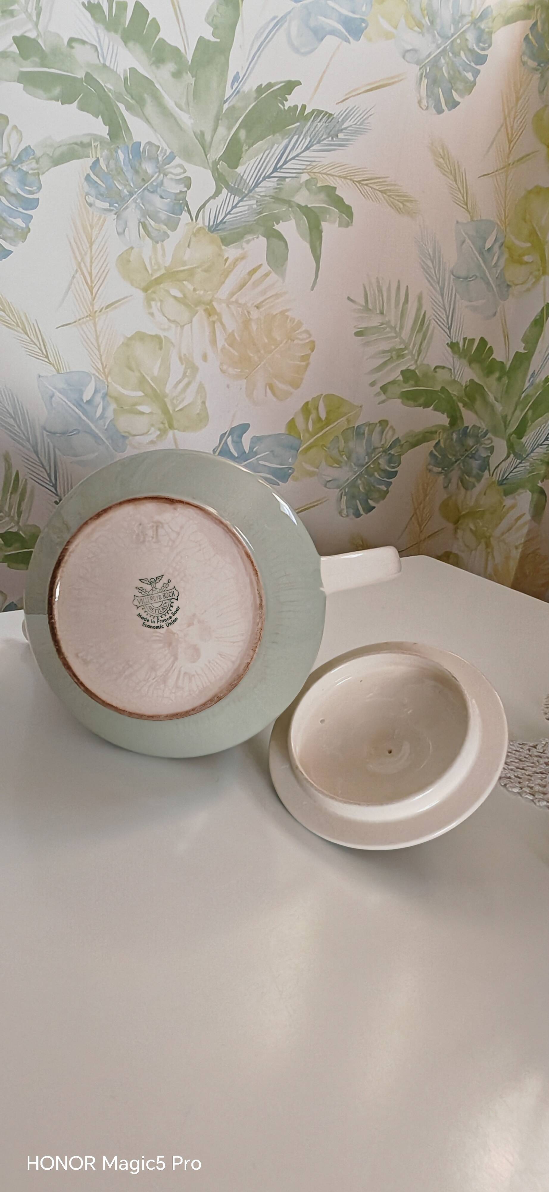 Villeroy and Boch teapot