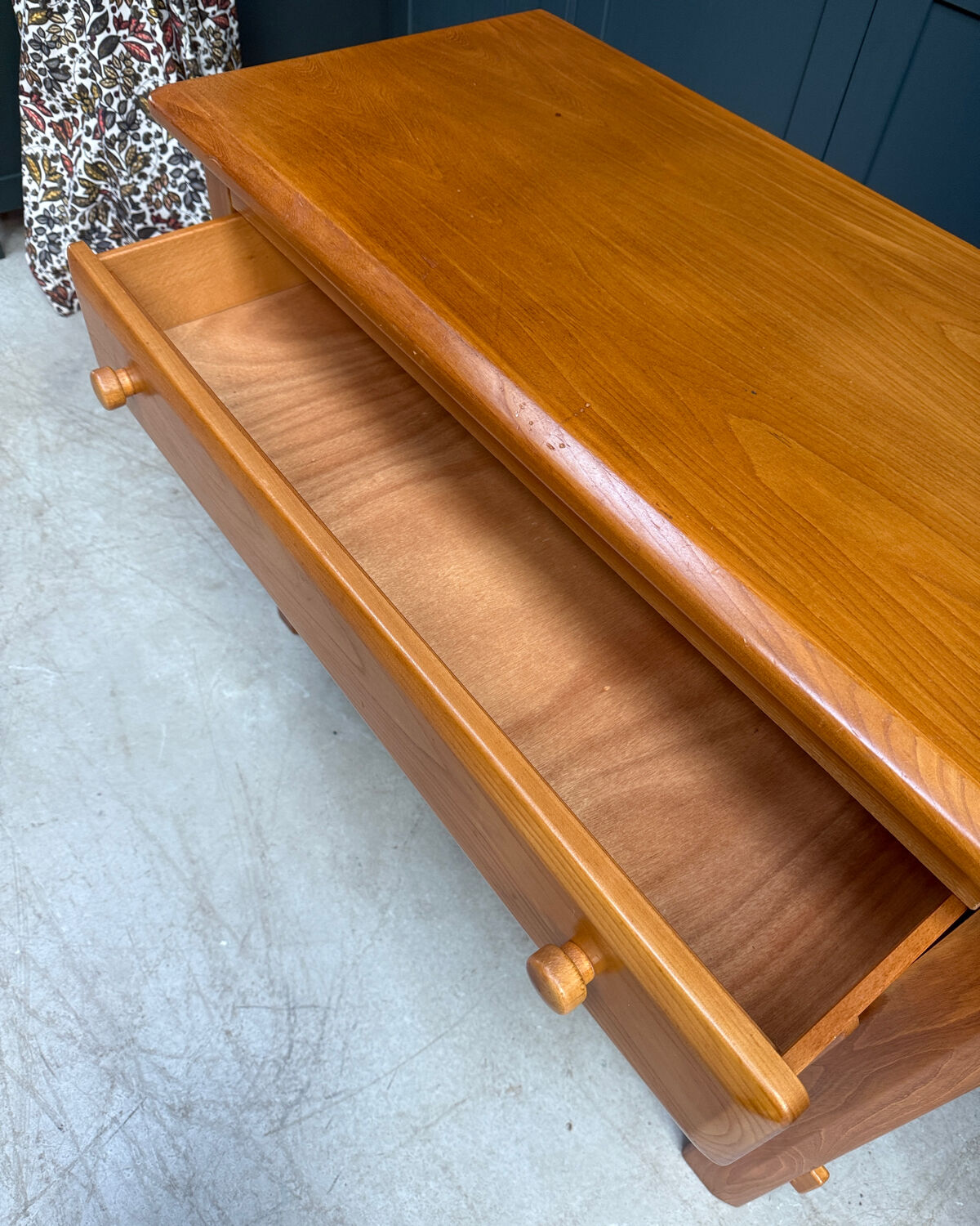 Vintage chest of drawers in solid elm