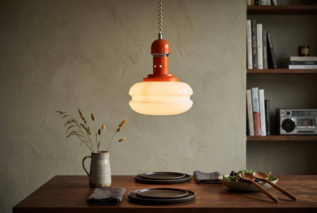 Orange vintage style spatial suspension/lustre.