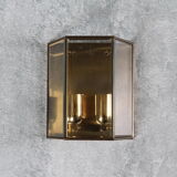 Wall sconce in brass and glass