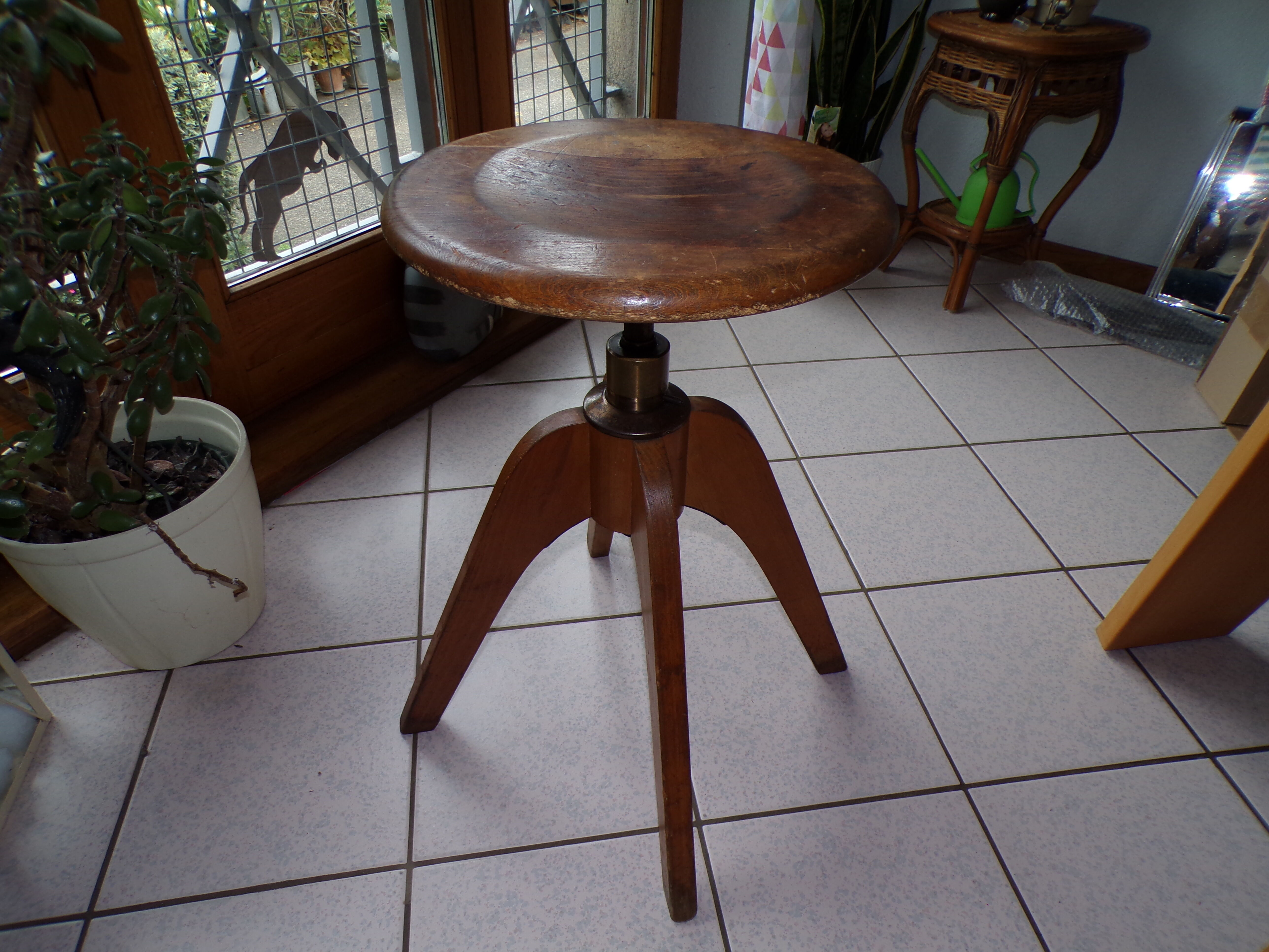 Sedus adjustable stool