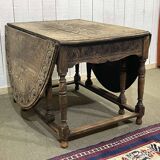 English oak drop-leaf table from the early 20th century